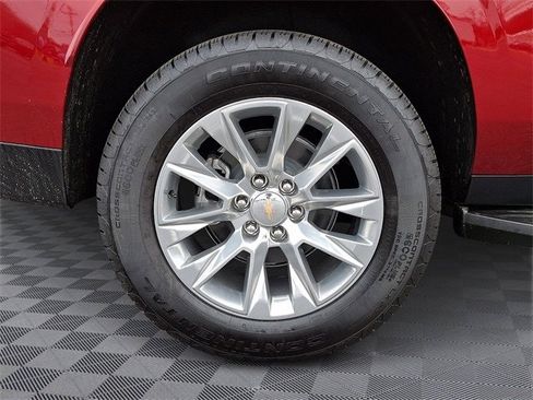 New 2026 Chevrolet Suburban Premier w/ Sun And Tow Package image 5