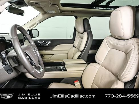 Used 2022 Lincoln Navigator Reserve image 5
