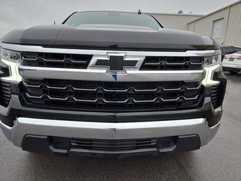 Used 2022 Chevrolet Silverado 1500 LT image 2