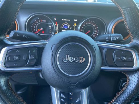 Used 2022 Jeep Gladiator Mojave w/ Dual Top Group image 18