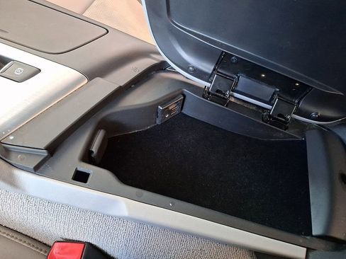 Used 2015 Chevrolet Corvette Stingray Z51 w/ 2LT Preferred Equipment Group image 23