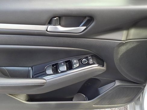 Used 2023 Nissan Altima 2.5 SV image 17