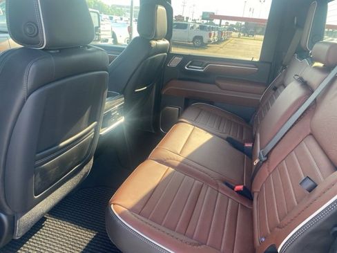 New 2025 GMC Sierra 2500 Denali Ultimate image 11