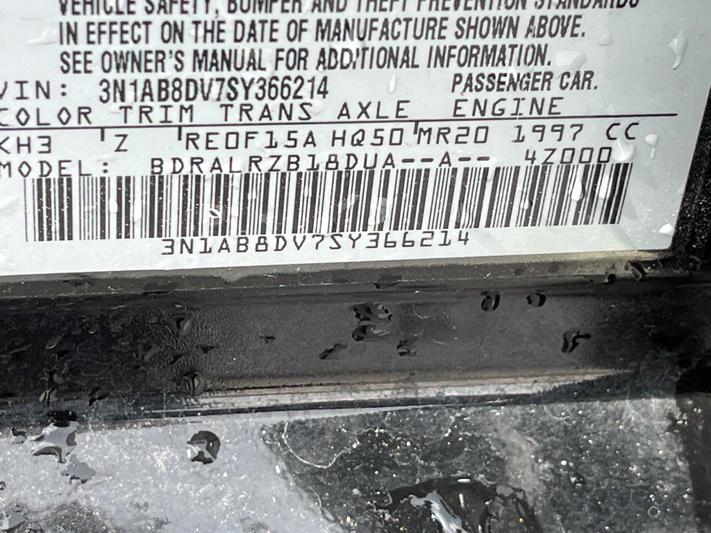 Used 2025 Nissan Sentra SR FWD image 22