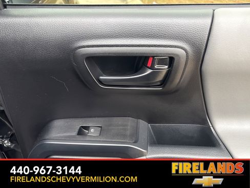 Used 2022 Toyota Tacoma SR image 33