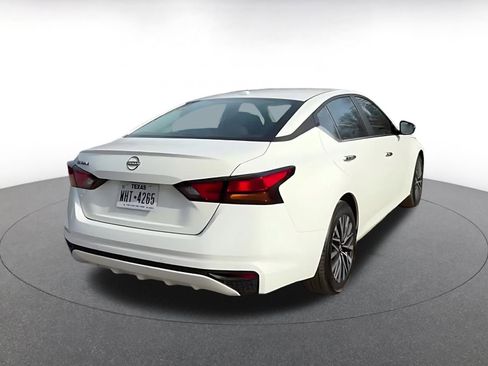 Used 2025 Nissan Altima 2.5 SV image 14