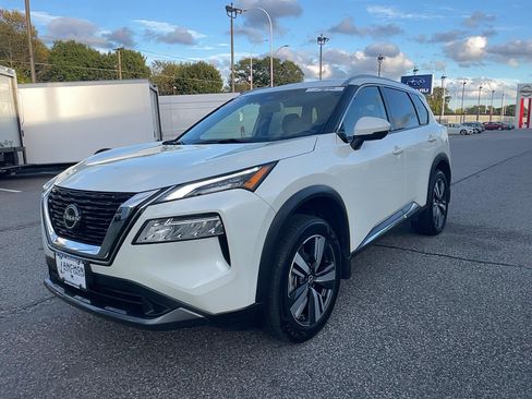 Used 2023 Nissan Rogue SL image 4