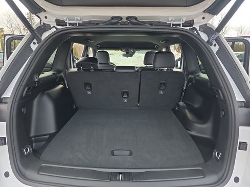 New 2025 Jeep Grand Cherokee Altitude image 12