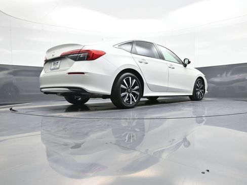 Certified 2024 Honda Civic EX image 28