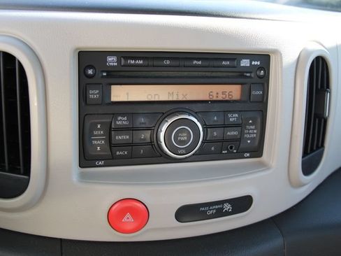 Used 2011 Nissan Cube 1.8 S w/ Interior Designer Pkg FWD image 20