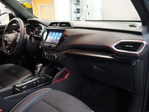 Used 2023 Chevrolet TrailBlazer RS w/ Convenience Package AWD/4WD image 36