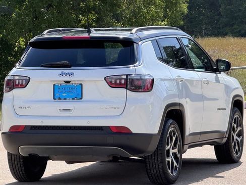 Used 2024 Jeep Compass Limited AWD/4WD image 13