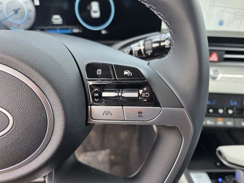 New 2026 Hyundai Elantra Limited image 28