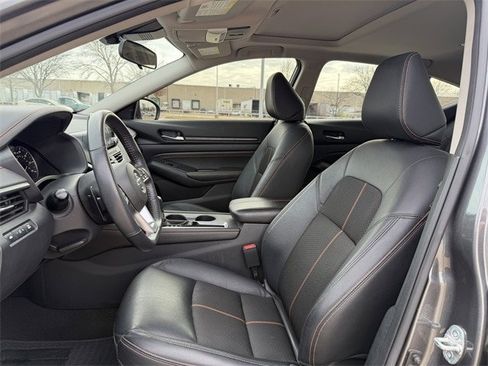 Used 2022 Nissan Altima 2.5 SR w/ Midnight Edition Package image 26