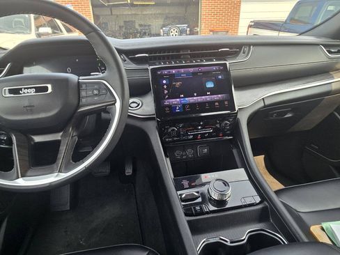 Used 2024 Jeep Grand Cherokee Limited 4xe AWD/4WD image 12