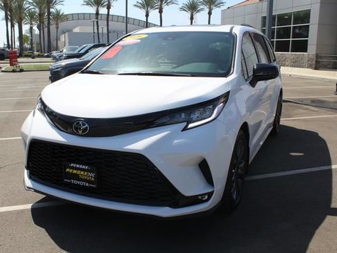 Certified 2026 Toyota Sienna XSE FWD image 4