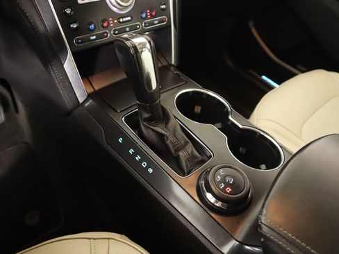 Used 2017 Ford Explorer Platinum image 9