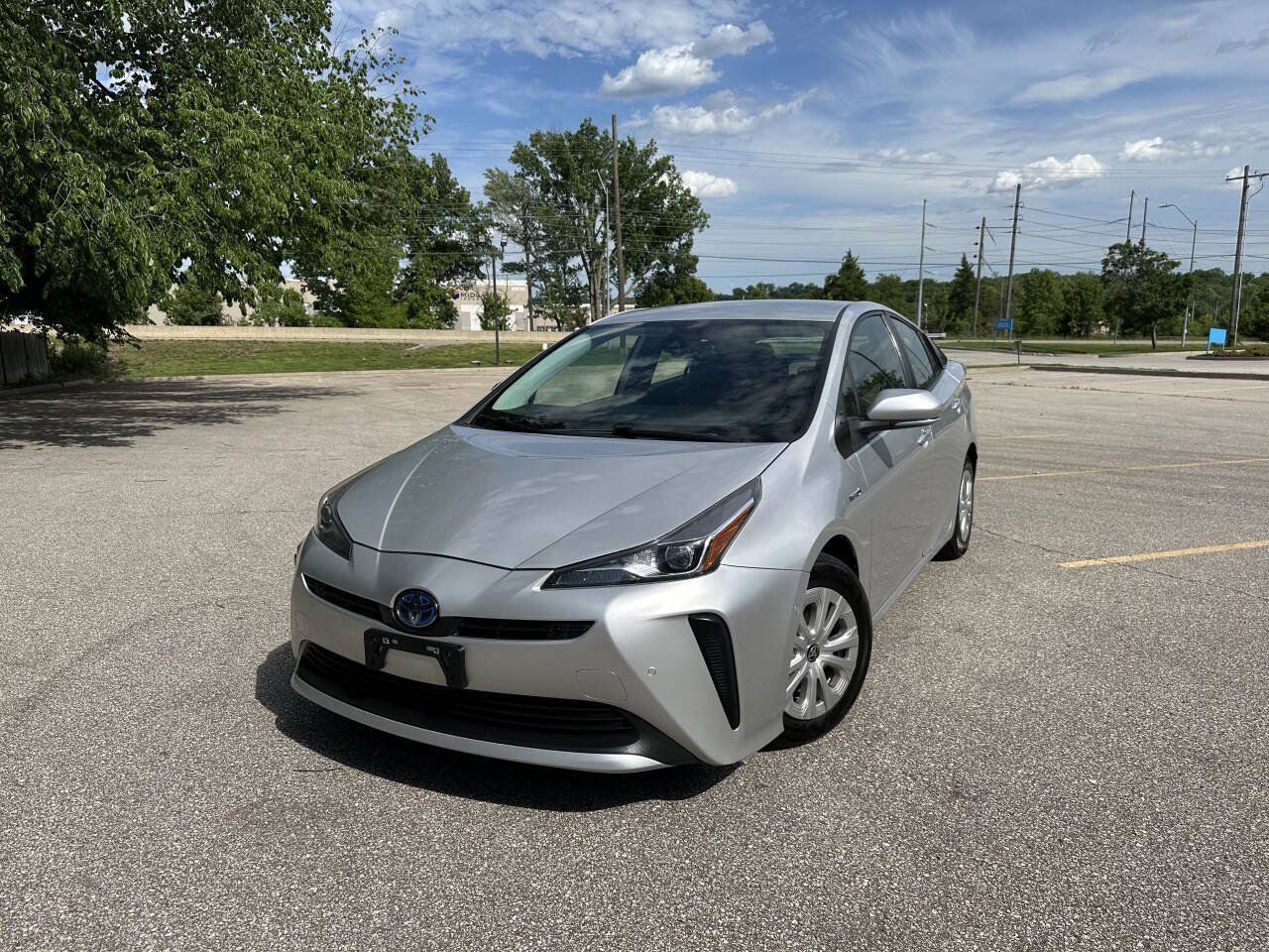 Used 2022 Toyota Prius LE FWD image 1