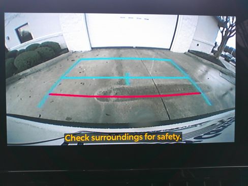 Used 2024 Toyota Corolla Cross LE w/ Moonroof Package image 39