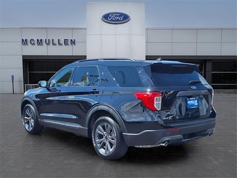 Certified 2024 Ford Explorer XLT w/ Equipment Group 202A image 3