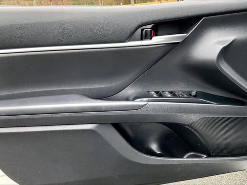 Used 2018 Toyota Camry SE image 24