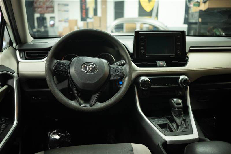 Used 2022 Toyota RAV4 XLE FWD image 18