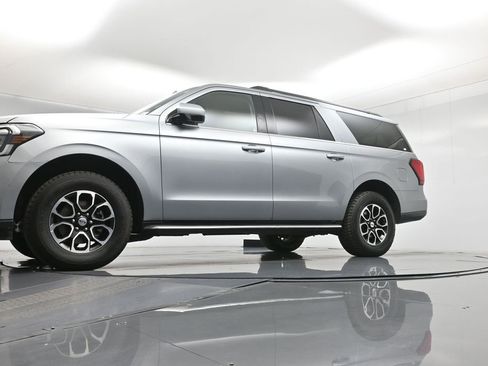Used 2023 Ford Expedition Max XLT image 54