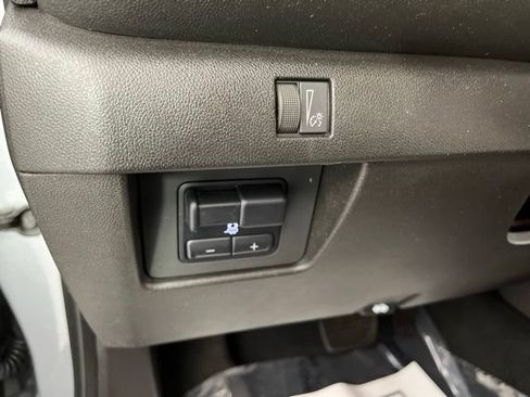 Used 2023 Chevrolet Colorado Trail Boss w/ Technology Package AWD/4WD image 32