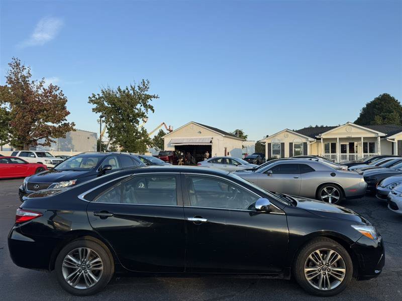 Used 2017 Toyota Camry SE FWD image 8