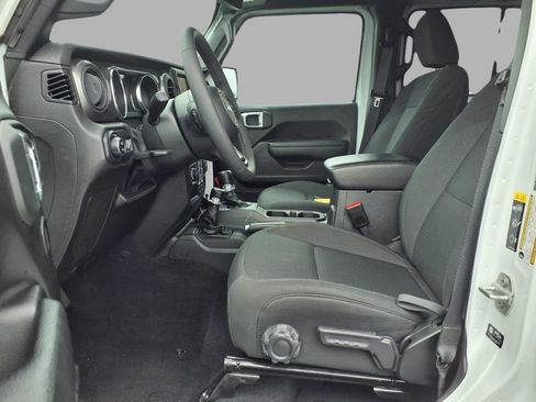 Used 2023 Jeep Gladiator Sport image 24