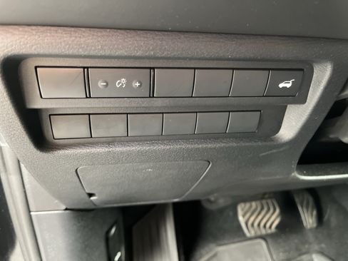 Used 2024 Mitsubishi Outlander SE AWD/4WD image 24