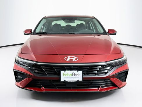 Used 2024 Hyundai Elantra Limited FWD image 2