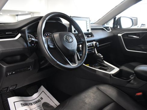 Used 2022 Toyota RAV4 XLE Premium image 13