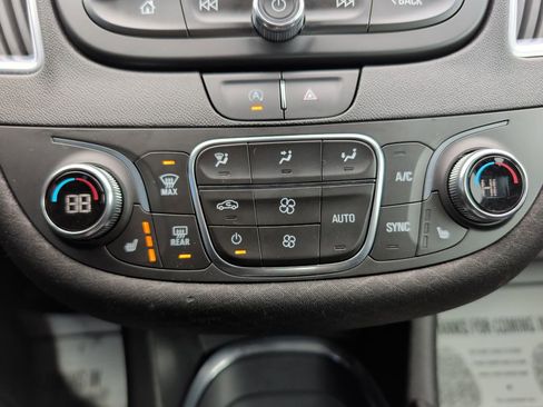 Used 2020 Chevrolet Malibu LT image 15