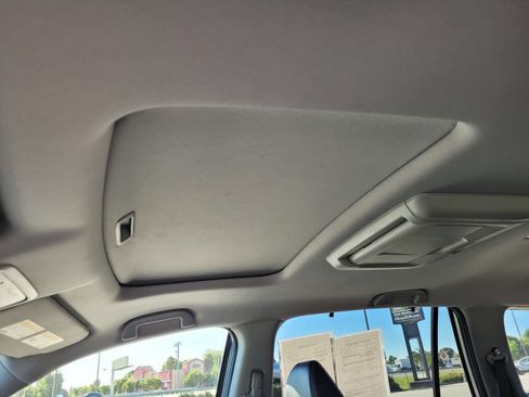 Used 2018 Honda Pilot Touring image 19