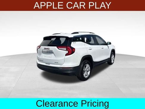 Used 2023 GMC Terrain SLE w/ Driver Convenience Package image 7