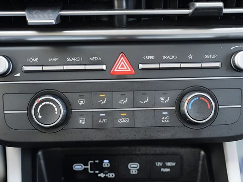 Certified 2025 Hyundai Tucson SE FWD image 32