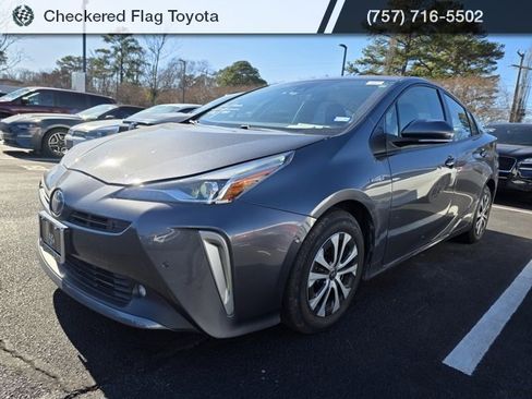 Used 2022 Toyota Prius XLE image 1
