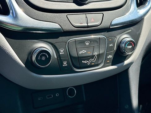 Certified 2024 Chevrolet Equinox LS FWD image 15