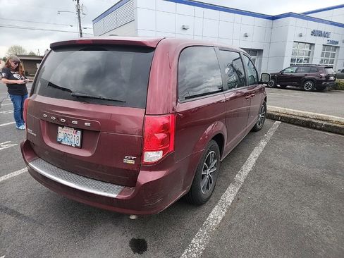 Used 2019 Dodge Grand Caravan GT image 9
