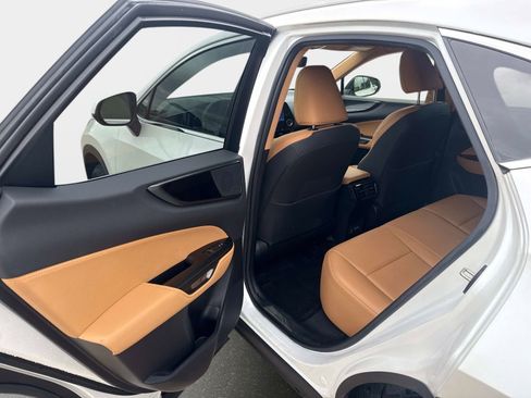 Used 2025 Lexus NX 250 FWD w/ Towing Package (2000 Lbs) image 10