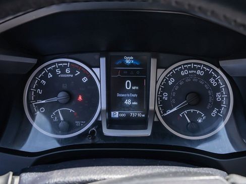 Used 2022 Toyota Tacoma SR5 RWD image 30