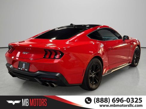Used 2025 Ford Mustang GT RWD image 4