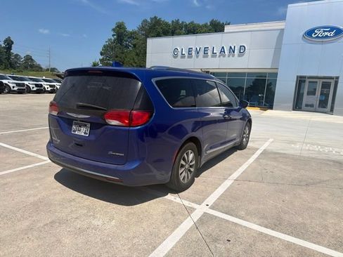 Used 2020 Chrysler Pacifica Limited FWD image 29