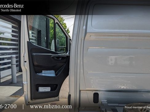 Used 2022 Mercedes-Benz Sprinter 3500 image 42