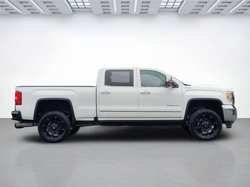 Used 2016 GMC Sierra 2500 SLT w/ Duramax Plus Package AWD/4WD image 3