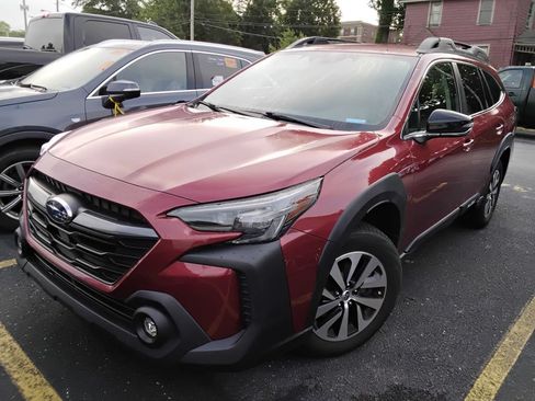 Used 2024 Subaru Outback Premium AWD/4WD image 11