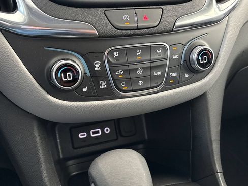Used 2024 Chevrolet Equinox LT FWD image 39