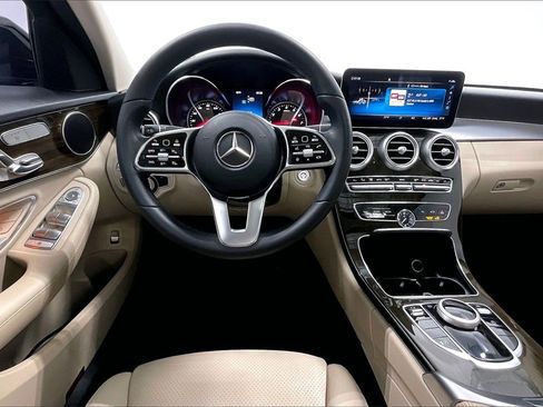 Used 2019 Mercedes-Benz C 300 Sedan image 5