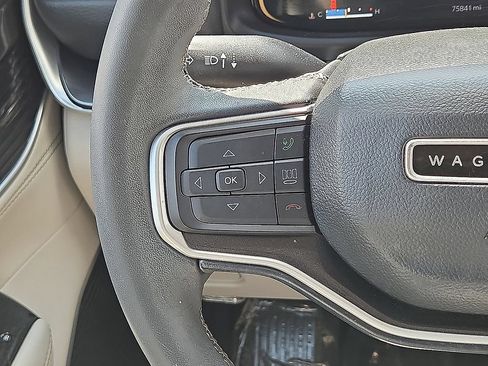 Used 2023 Jeep Wagoneer 2WD image 19